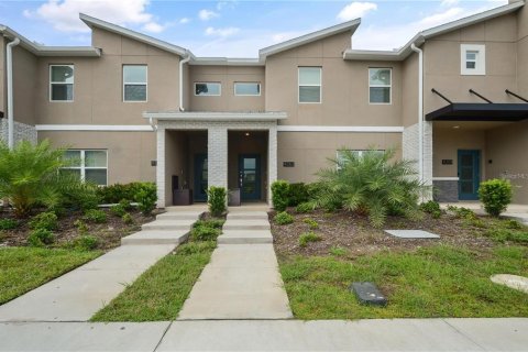Townhouse in Kissimmee, Florida 4 bedrooms, 177.81 sq.m. № 1774929 - photo 1