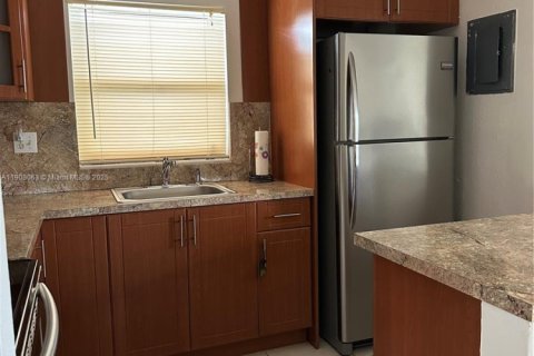 Copropriété à vendre à Hollywood, Floride: 2 chambres, 87.05 m2 № 2013408 - photo 6