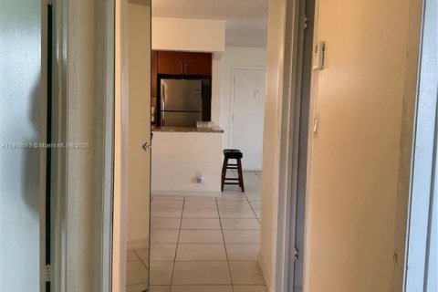 Copropriété à vendre à Hollywood, Floride: 2 chambres, 87.05 m2 № 2013408 - photo 15