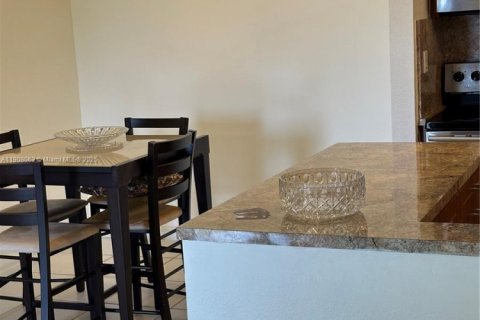 Copropriété à vendre à Hollywood, Floride: 2 chambres, 87.05 m2 № 2013408 - photo 9