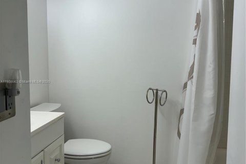 Copropriété à vendre à Hollywood, Floride: 2 chambres, 87.05 m2 № 2013408 - photo 17