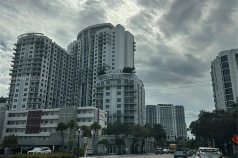 Copropriété à vendre à Hollywood, Floride: 2 chambres, 87.05 m2 № 2013408 - photo 24