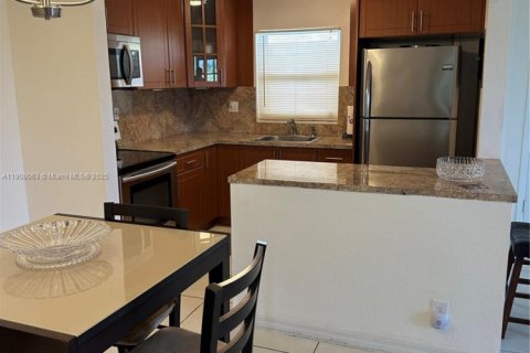 Copropriété à vendre à Hollywood, Floride: 2 chambres, 87.05 m2 № 2013408 - photo 4