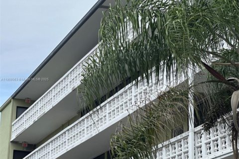 Condo à Hollywood, Floride, 2 chambres  № 2013408