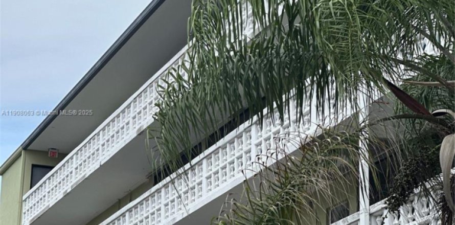 Condo à Hollywood, Floride, 2 chambres  № 2013408