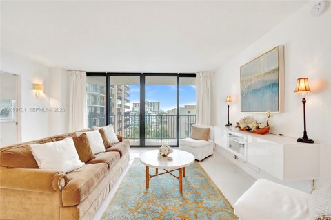 Copropriété à vendre à Hollywood, Floride: 2 chambres, 97.55 m2 № 2246420 - photo 13