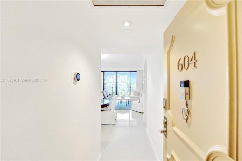 Condo à Hollywood, Floride, 2 chambres  № 2246420