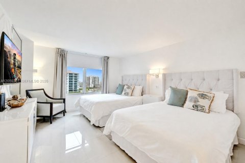 Copropriété à vendre à Hollywood, Floride: 2 chambres, 97.55 m2 № 2246420 - photo 19