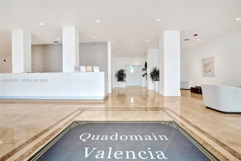Copropriété à vendre à Hollywood, Floride: 2 chambres, 97.55 m2 № 2246420 - photo 30