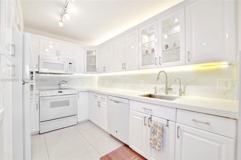 Copropriété à vendre à Hollywood, Floride: 2 chambres, 97.55 m2 № 2246420 - photo 3