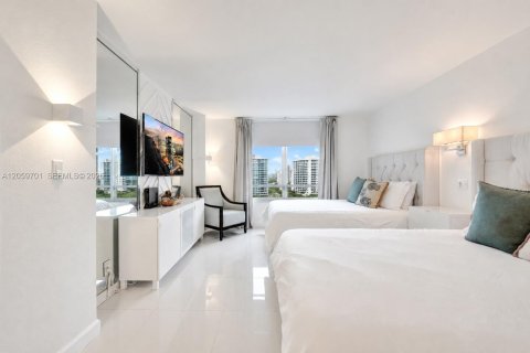 Copropriété à vendre à Hollywood, Floride: 2 chambres, 97.55 m2 № 2246420 - photo 20