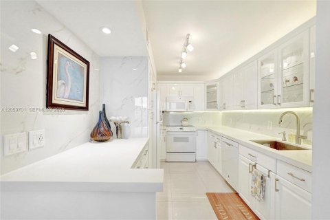 Copropriété à vendre à Hollywood, Floride: 2 chambres, 97.55 m2 № 2246420 - photo 7