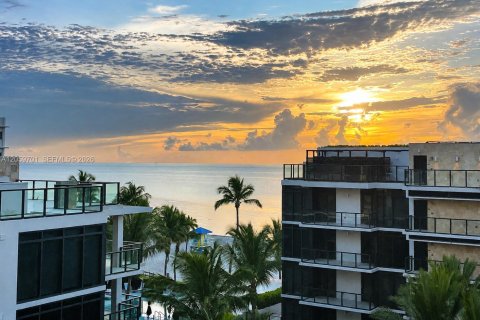 Copropriété à vendre à Hollywood, Floride: 2 chambres, 97.55 m2 № 2246420 - photo 28