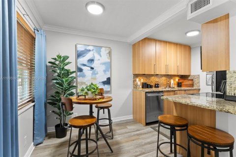 Condo in Fort Lauderdale, Florida, 2 bedrooms  № 1993716 - photo 8