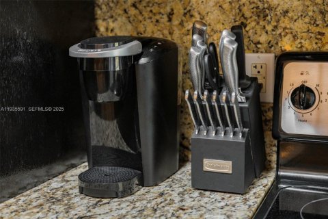 Condo in Fort Lauderdale, Florida, 2 bedrooms  № 1993716 - photo 14