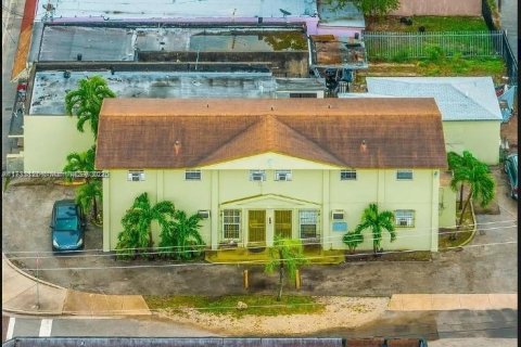 Propiedad comercial en venta en Miami, Florida, 271.27 m2 № 1709628 - foto 1
