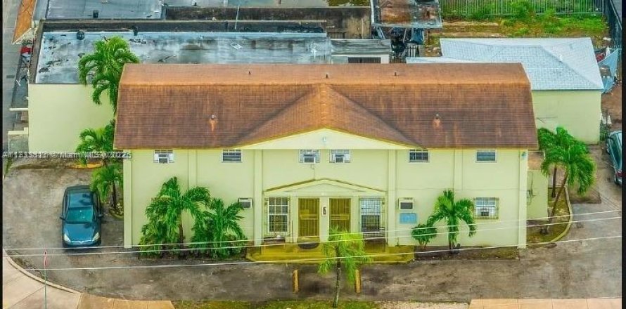 Propiedad comercial en Miami, Florida 271.27 m2 № 1709628