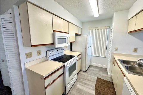 Condominio en alquiler en Kissimmee, Florida, 2 dormitorios, 102.19 m2 № 1902694 - foto 8