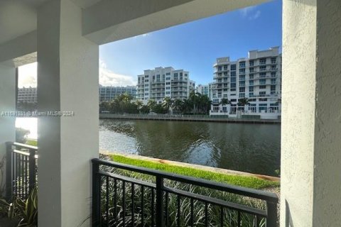 Condominio en alquiler en Aventura, Florida, 2 dormitorios, 95.13 m2 № 2059864 - foto 2