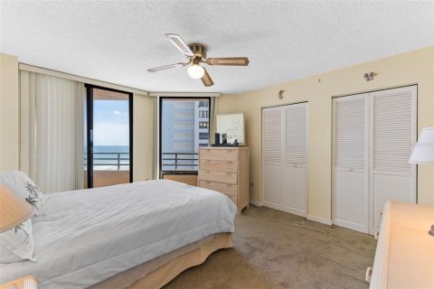 Condo in Daytona Beach, Florida, 2 bedrooms  № 2135930 - photo 3
