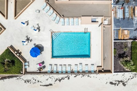 Condo in Daytona Beach, Florida, 2 bedrooms  № 2135930 - photo 30