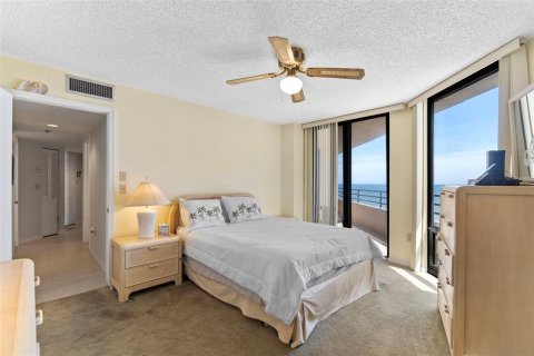 Condo in Daytona Beach, Florida, 2 bedrooms  № 2135930 - photo 19