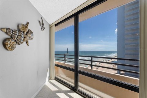 Condo in Daytona Beach, Florida, 2 bedrooms  № 2135930 - photo 13