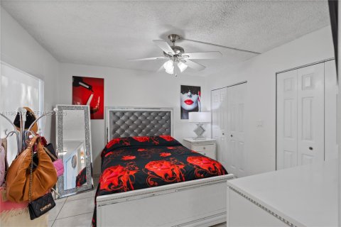 Condominio en venta en Miami, Florida, 3 dormitorios, 114.46 m2 № 2090651 - foto 17