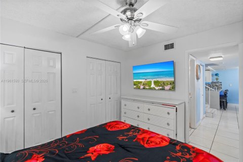 Condominio en venta en Miami, Florida, 3 dormitorios, 114.46 m2 № 2090651 - foto 19