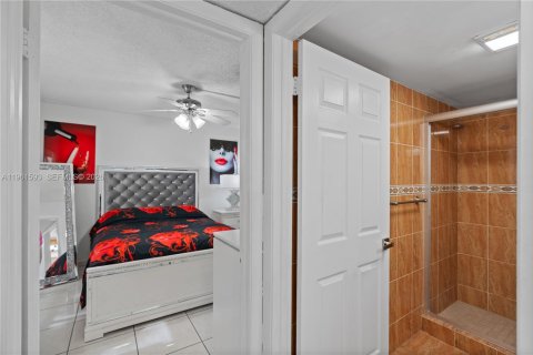 Condominio en venta en Miami, Florida, 3 dormitorios, 114.46 m2 № 2090651 - foto 20