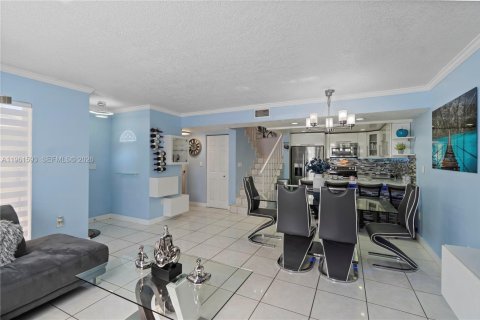 Condominio en venta en Miami, Florida, 3 dormitorios, 114.46 m2 № 2090651 - foto 8