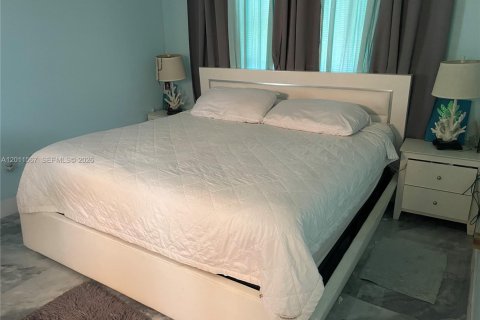 Condominio en venta en Miami, Florida, 3 dormitorios, 99.41 m2 № 2075281 - foto 16