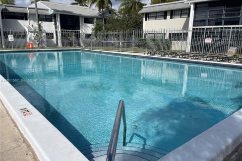 Condominio en venta en Miami, Florida, 3 dormitorios, 99.41 m2 № 2075281 - foto 3