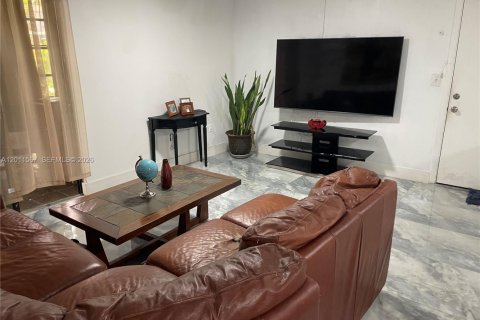 Condominio en venta en Miami, Florida, 3 dormitorios, 99.41 m2 № 2075281 - foto 8