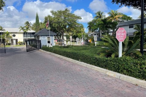 Condominio en venta en Miami, Florida, 3 dormitorios, 99.41 m2 № 2075281 - foto 22