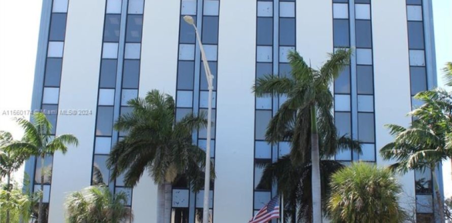Oficina en North Miami, Florida № 1093963