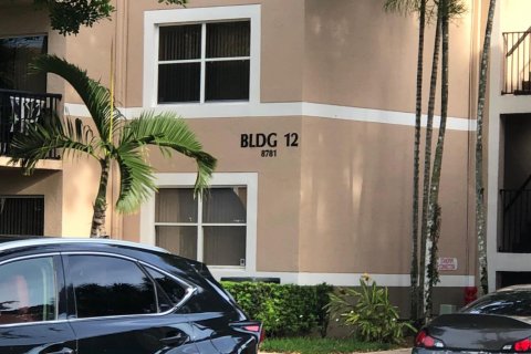 Condominio en venta en Coral Springs, Florida, 1 dormitorio, 68.1 m2 № 2154096 - foto 1