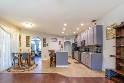 Купить виллу или дом в Тринити, Флорида 8 комнат, 210.7м2, № 2142485 - фото 4