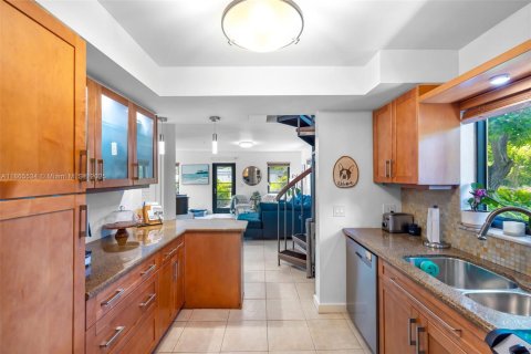 Casa en alquiler en Fort Lauderdale, Florida, 2 dormitorios № 1896704 - foto 7