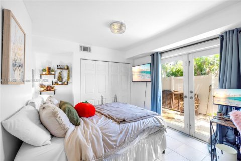 Casa en alquiler en Fort Lauderdale, Florida, 2 dormitorios № 1896704 - foto 13