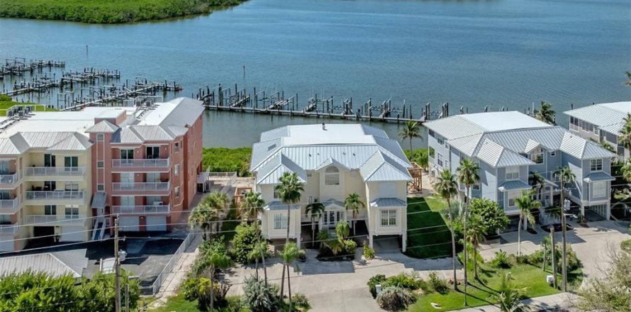 Condo in Englewood, Florida, 3 bedrooms  № 1913393