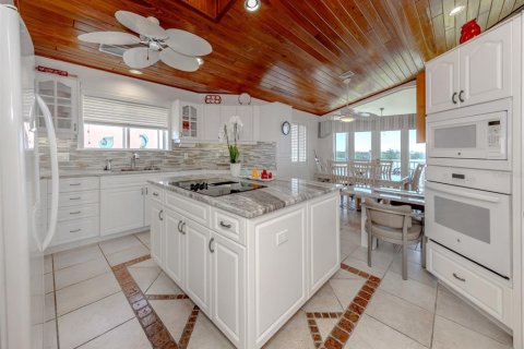 Condo in Englewood, Florida, 3 bedrooms  № 1913393 - photo 14