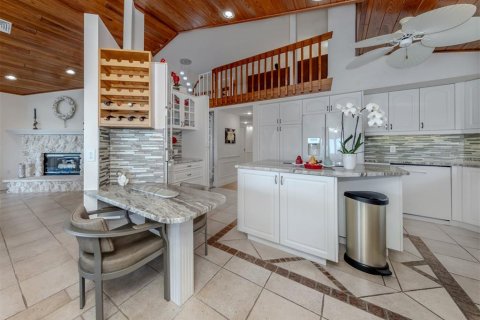 Condo in Englewood, Florida, 3 bedrooms  № 1913393 - photo 11