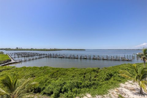 Condo in Englewood, Florida, 3 bedrooms  № 1913393 - photo 8
