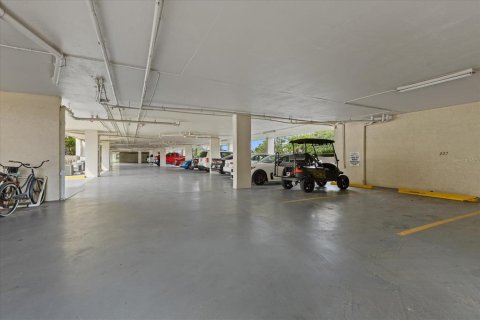 Condo in Port Richey, Florida, 2 bedrooms  № 1590187 - photo 29