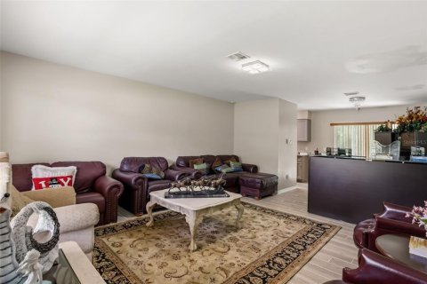 House in Orlando, Florida 3 bedrooms, 112.41 sq.m. № 2216173 - photo 8