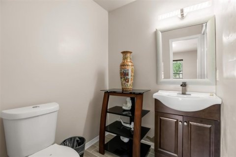 House in Orlando, Florida 3 bedrooms, 112.41 sq.m. № 2216173 - photo 16