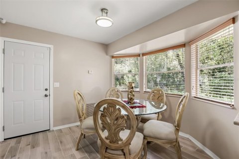 House in Orlando, Florida 3 bedrooms, 112.41 sq.m. № 2216173 - photo 27