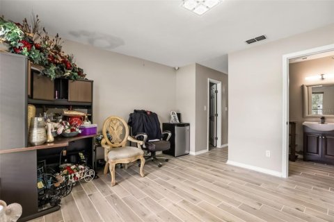 House in Orlando, Florida 3 bedrooms, 112.41 sq.m. № 2216173 - photo 15