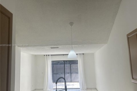Adosado en alquiler en Miramar, Florida, 3 dormitorios, 113.34 m2 № 2078096 - foto 11